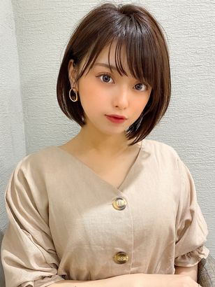 前下がりボブ 丸顔さんに似合う髪型は前髪あり なし おすすめ１７選 Hair Recipe