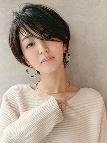 40代50代大きい顔に似合う髪型 ショート パーマ ボブのかっこいいヘアスタイル Hair Recipe 40代50代大きい顔に似合う髪型 ショート パーマ ボブのかっこいいヘアスタイル Hair Recipe