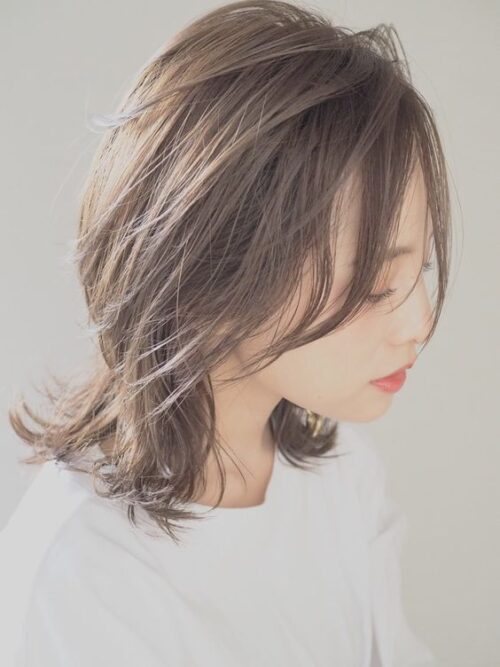 丸顔のウルフカットボブは前髪ありなし？40代50代女性に似合う顔型別ポイントも Hair Recipe